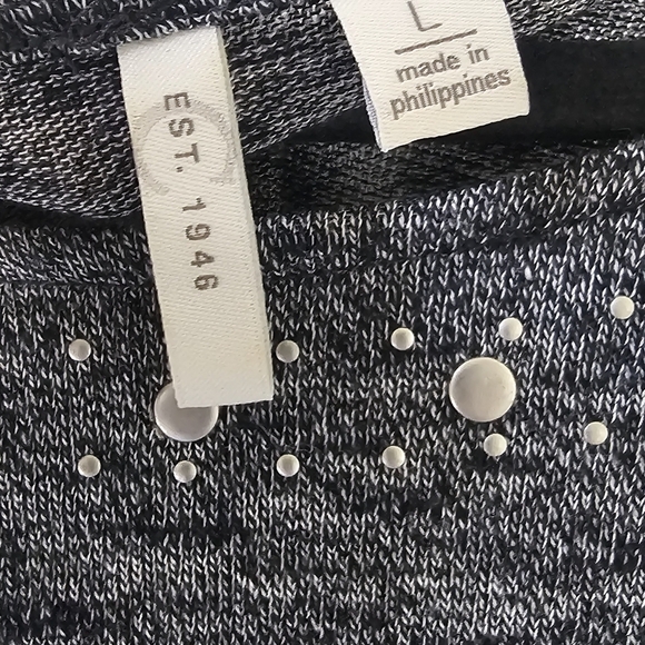 Cato Woman's L Navy Sweater W/Silver Metal Embellishments Mottled Lightweight - Picture 3 of 7